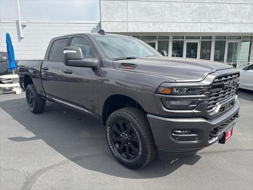2025 RAM 2500 Big Horn Crew Cab 4x4 6'4' Box