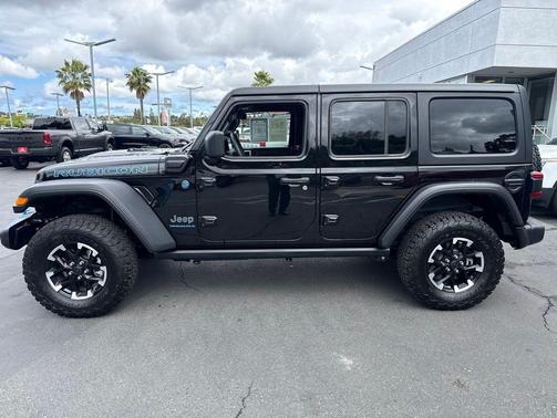 Black Clearcoat 2025 Jeep Wrangler 4xe Rubicon