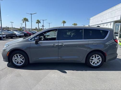 2025 Chrysler Pacifica L