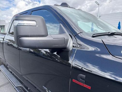 2025 RAM 3500 Big Horn Crew Cab 4x4 8' Box