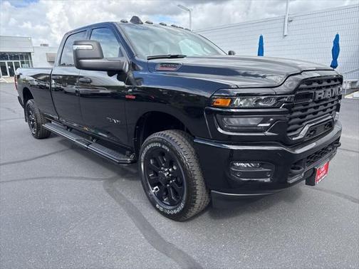 2025 RAM 3500 Big Horn Crew Cab 4x4 8' Box