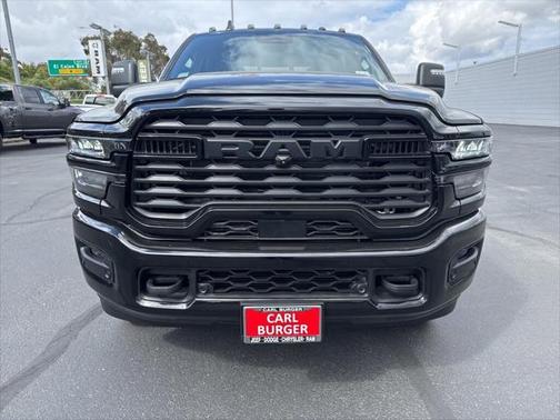 2025 RAM 3500 Big Horn Crew Cab 4x4 8' Box