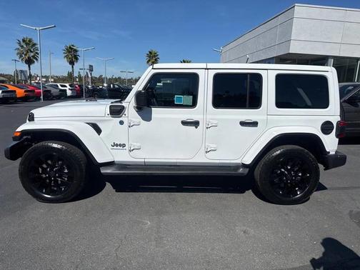 2025 Jeep Wrangler 4xe Sahara