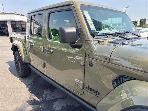 2025 Jeep Gladiator Nighthawk