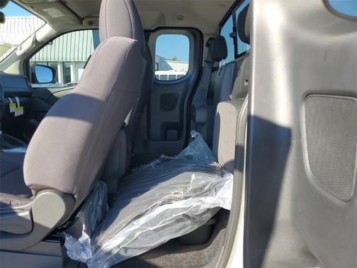 2025 Nissan Frontier S