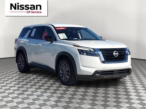 2024 Nissan Pathfinder S