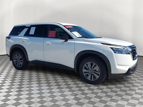 2024 Nissan Pathfinder S