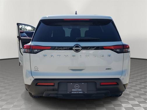2024 Nissan Pathfinder S