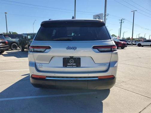 2023 Jeep Grand Cherokee L Laredo