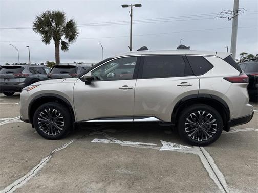 2025 Nissan Rogue Platinum