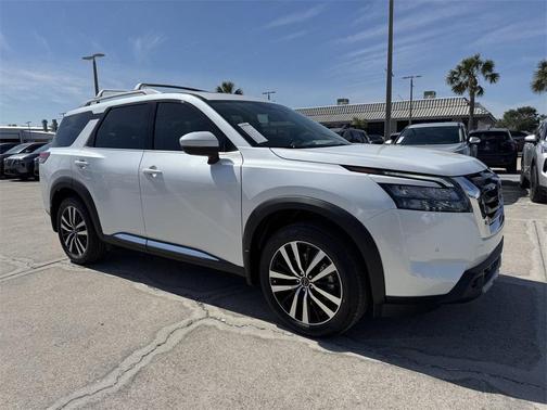 2025 Nissan Pathfinder Platinum