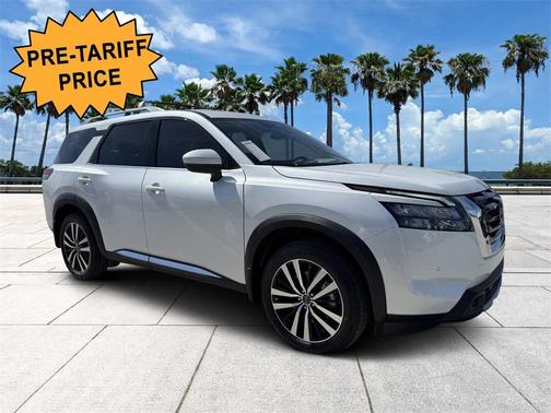 2025 Nissan Pathfinder Platinum