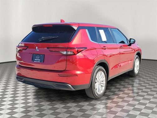2024 Mitsubishi Outlander ES