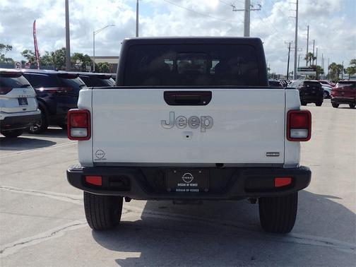 2023 Jeep Gladiator Overland