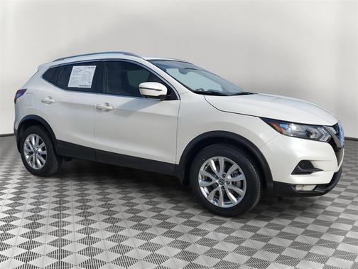 2022 Nissan Rogue Sport SV