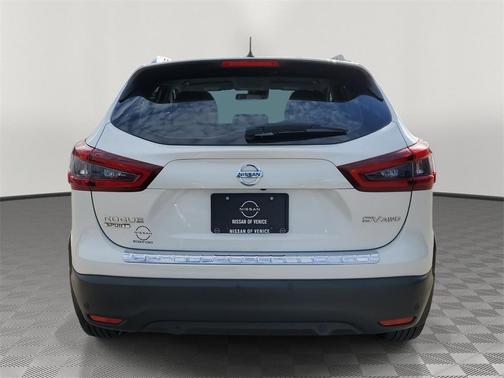 2022 Nissan Rogue Sport SV