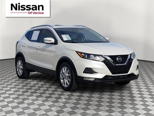 2022 Nissan Rogue Sport SV