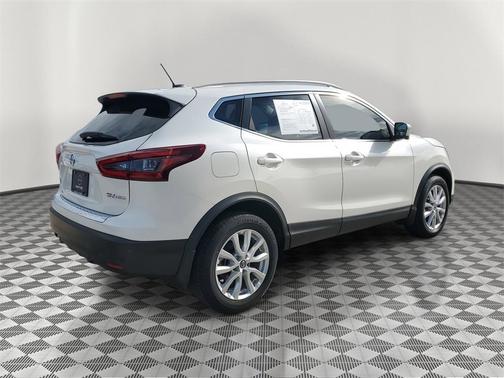 2022 Nissan Rogue Sport SV