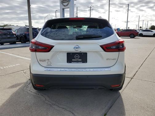 2022 Nissan Rogue Sport SV
