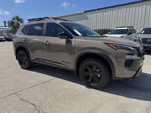 2025 Nissan Rogue Rock Creek