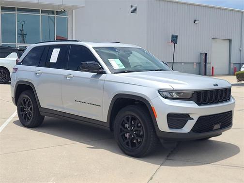2024 Jeep Grand Cherokee Laredo