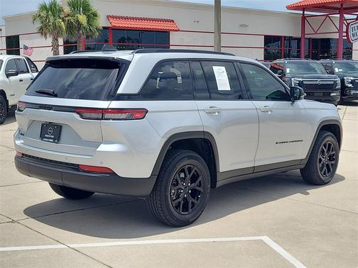 2024 Jeep Grand Cherokee Laredo