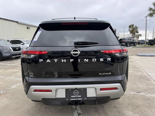 2025 Nissan Pathfinder Platinum