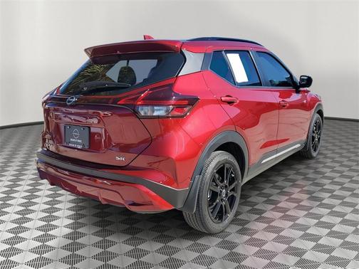 2022 Nissan Kicks SR