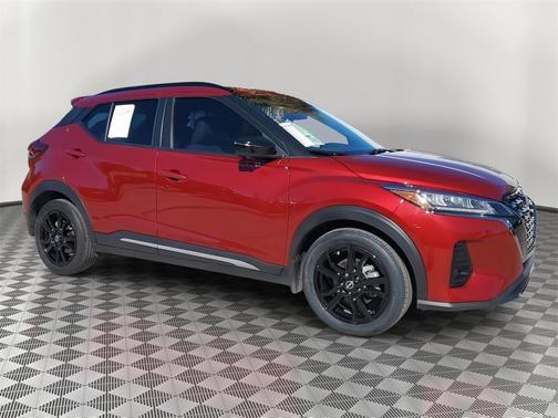 2022 Nissan Kicks SR