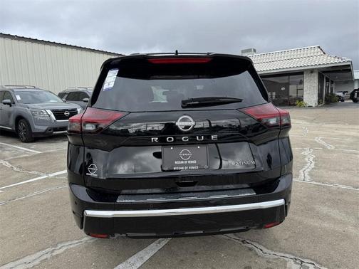 2025 Nissan Rogue Platinum