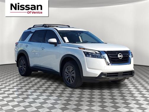 2025 Nissan Pathfinder SV