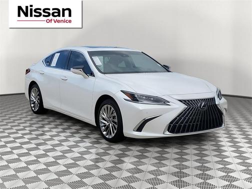 2023 Lexus ES 300h Luxury