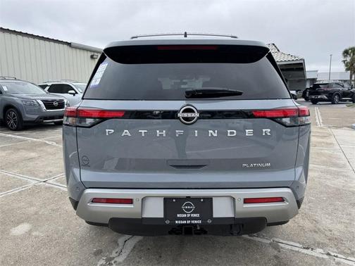 2025 Nissan Pathfinder Platinum