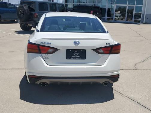 2022 Nissan Altima 2.5 SR