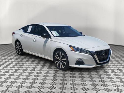 2022 Nissan Altima 2.5 SR