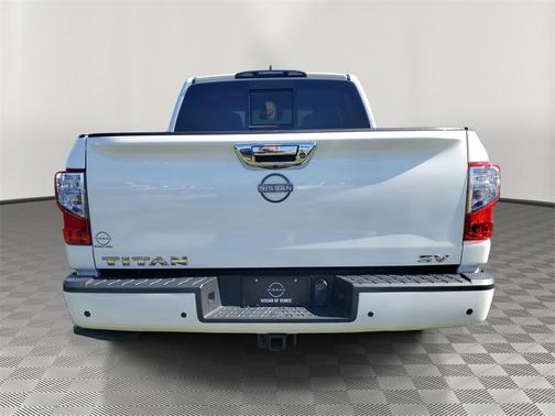 2023 Nissan Titan SV