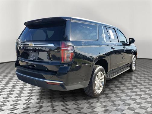 2023 Chevrolet Suburban LT