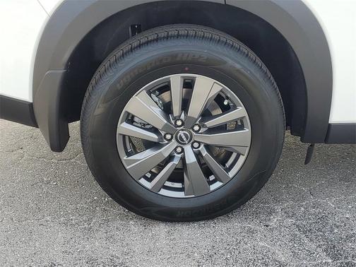 2025 Nissan Pathfinder S