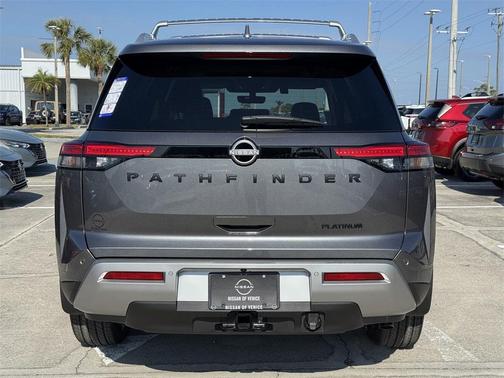 2025 Nissan Pathfinder Platinum