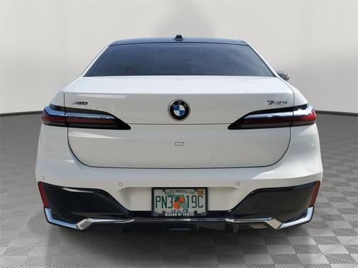 2024 BMW 740 i xDrive