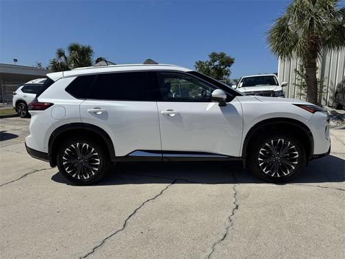 2025 Nissan Rogue Platinum