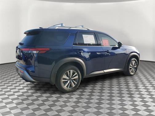 2024 Nissan Pathfinder SL