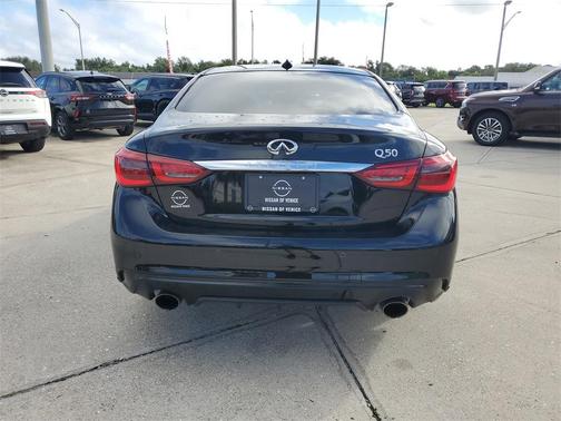 2022 INFINITI Q50 LUXE