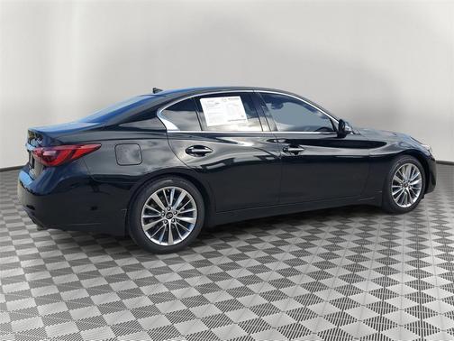 2022 INFINITI Q50 LUXE