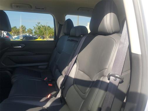 2025 Nissan Armada SV
