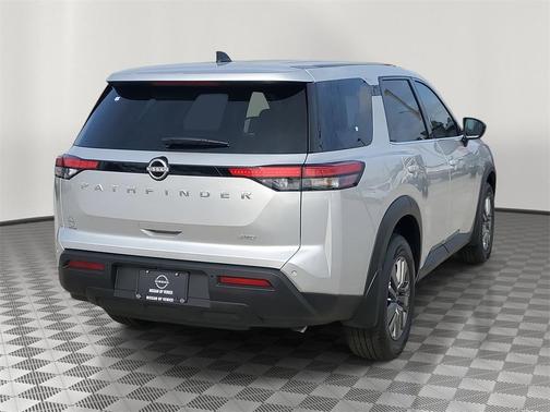 2025 Nissan Pathfinder S