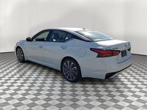 2025 Nissan Altima SL