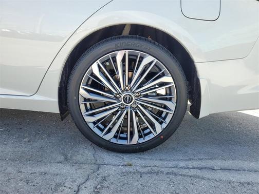 2025 Nissan Altima SL