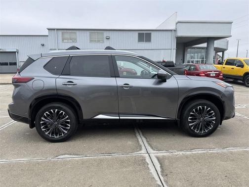 2025 Nissan Rogue Platinum