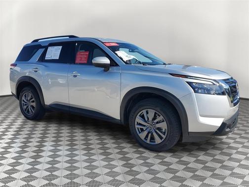 2025 Nissan Pathfinder SV